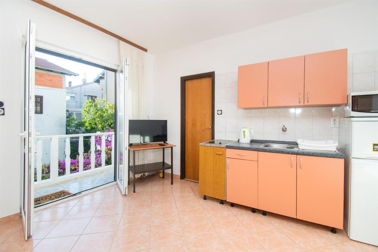 Apartment Mijo Vodice Esterno foto
