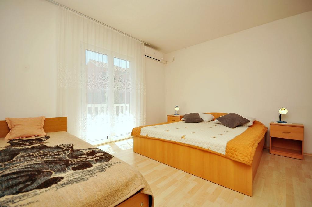 Apartment Mijo Vodice Esterno foto